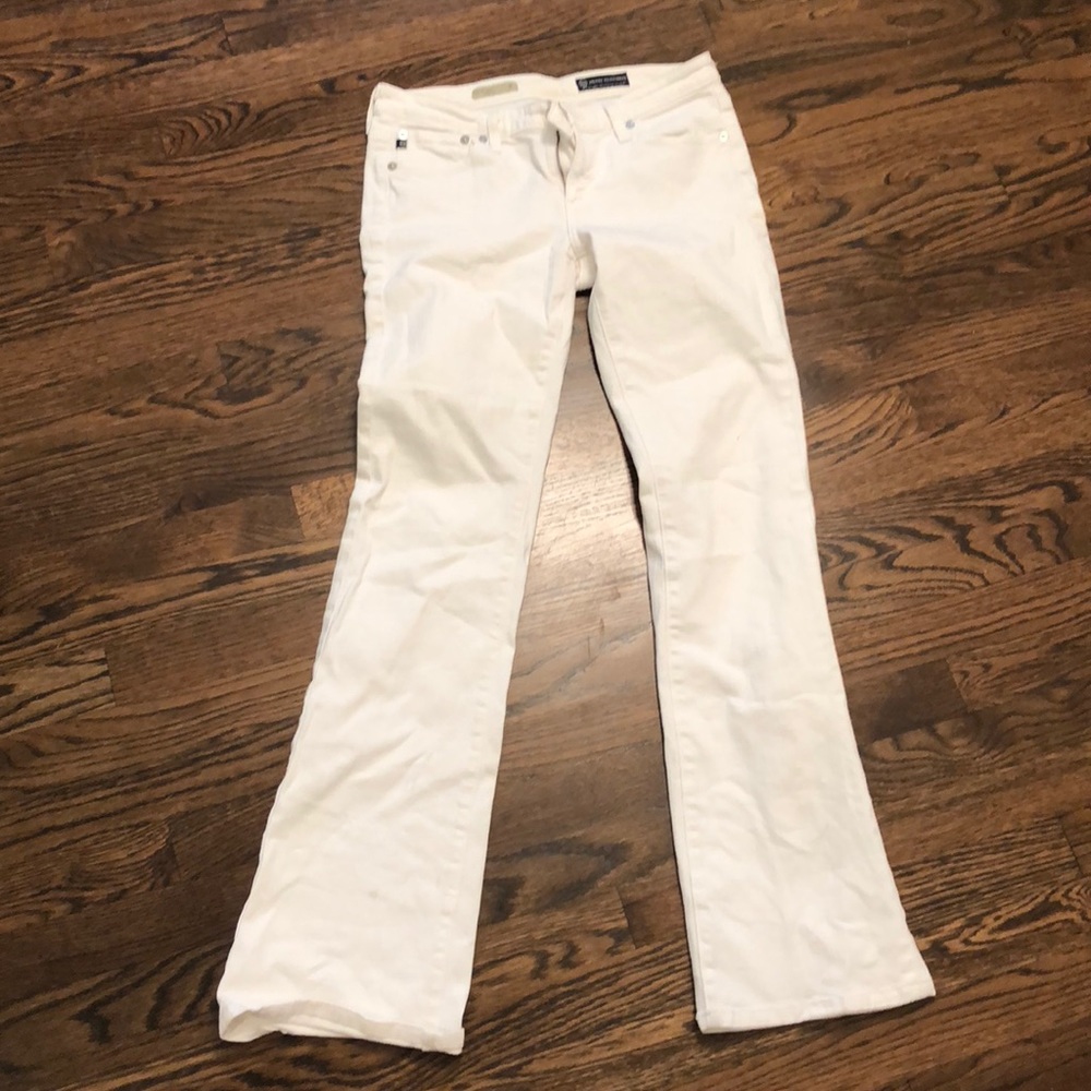 Women’s white jeans